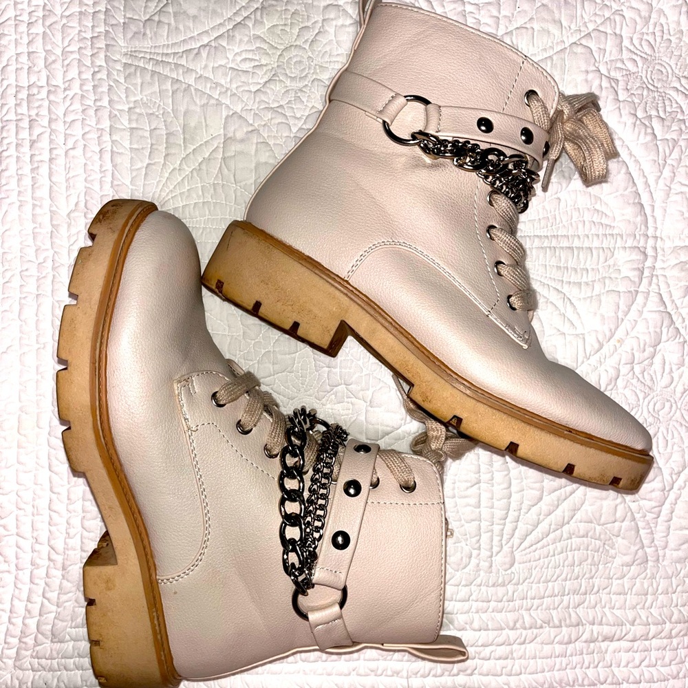 Women’s boots size 7m